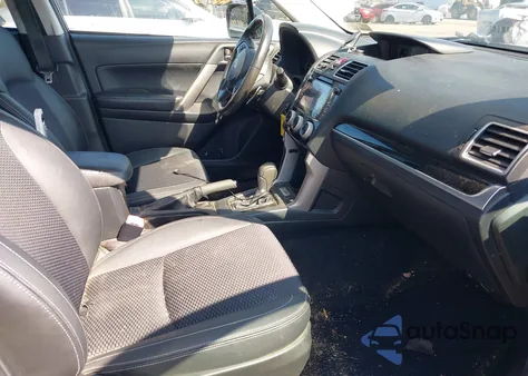 2018 Subaru Forester 2.5I Premium из США, поврежденный, VIN JF2SJAGC9JH589789